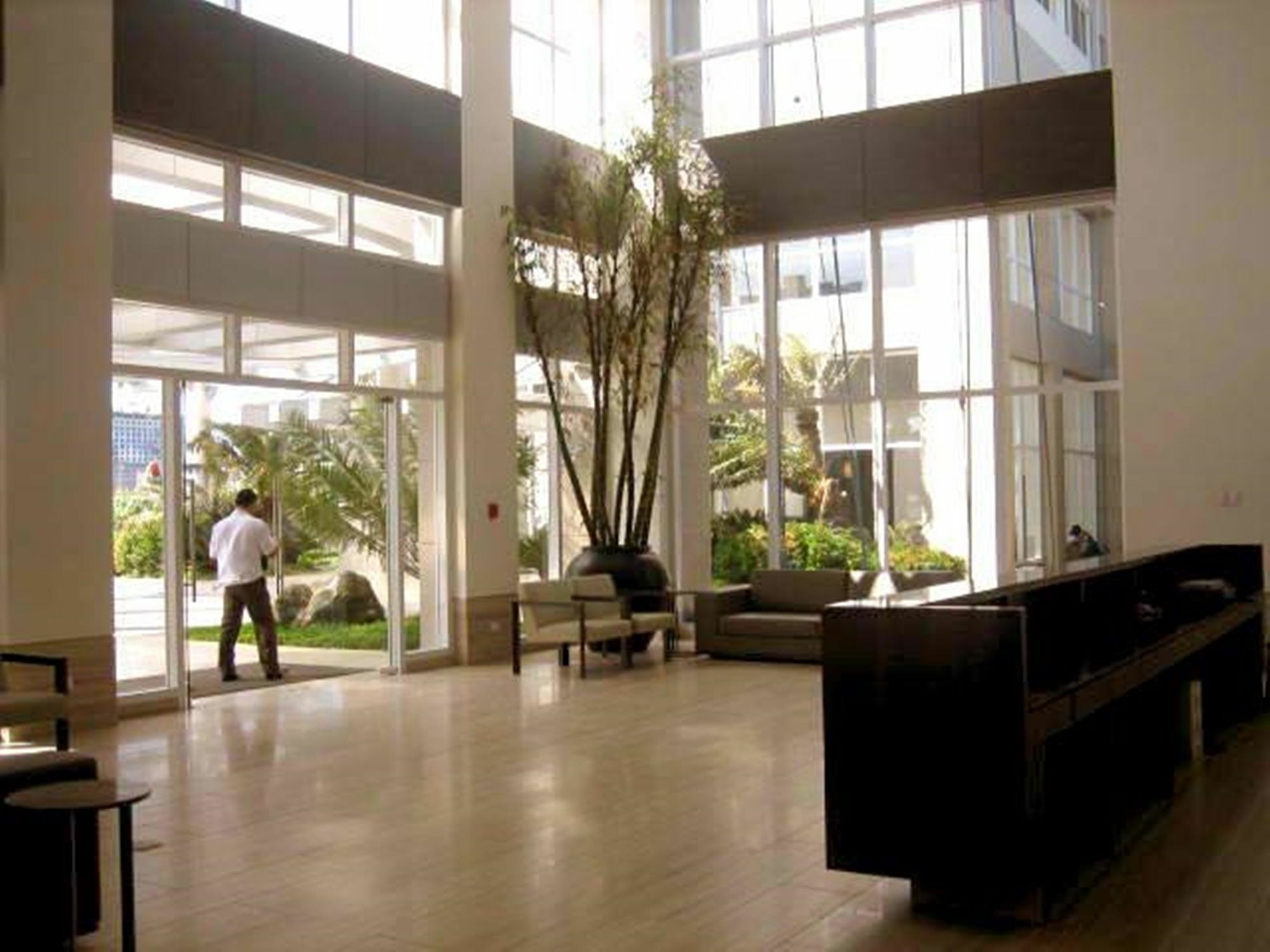 Go-Stay @ South Of Market Taguig Eksteriør bilde